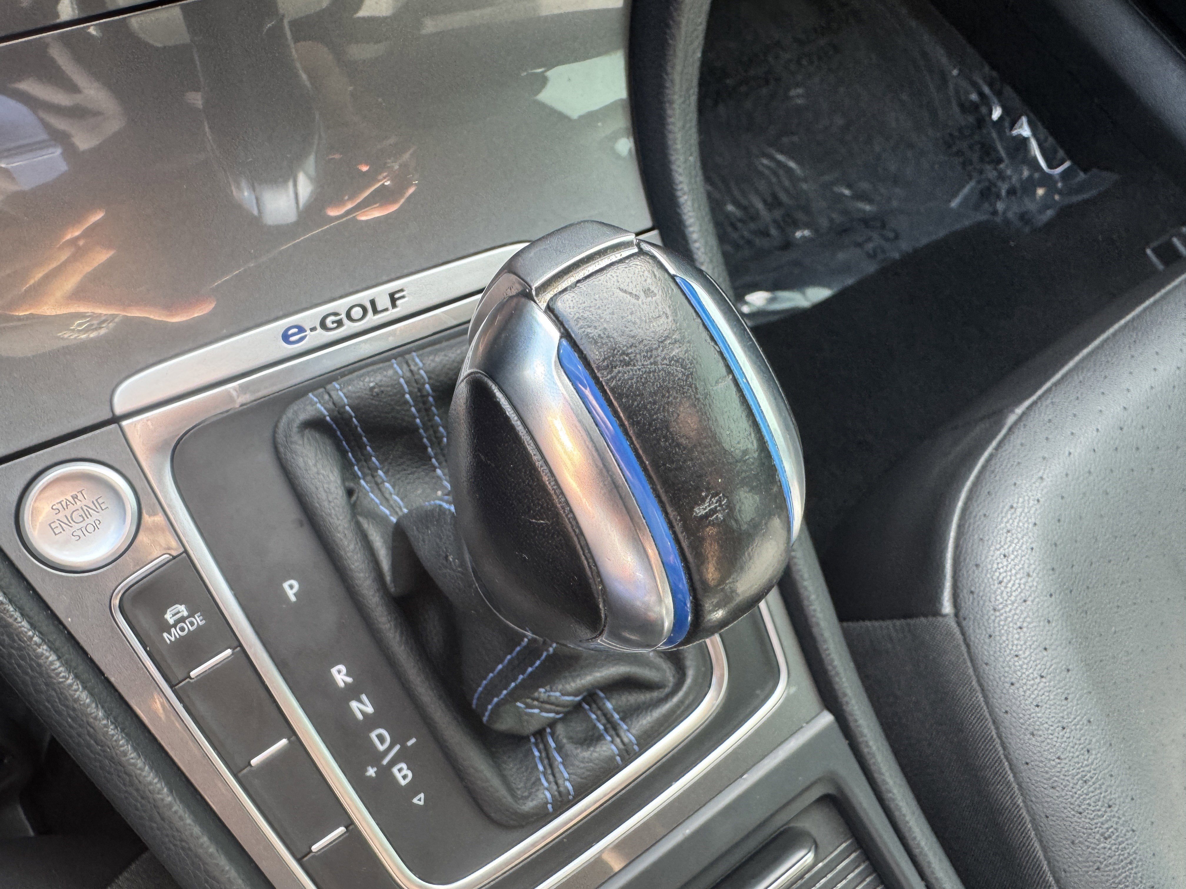 Used 2015 Volkswagen e-Golf SEL Premium image 30