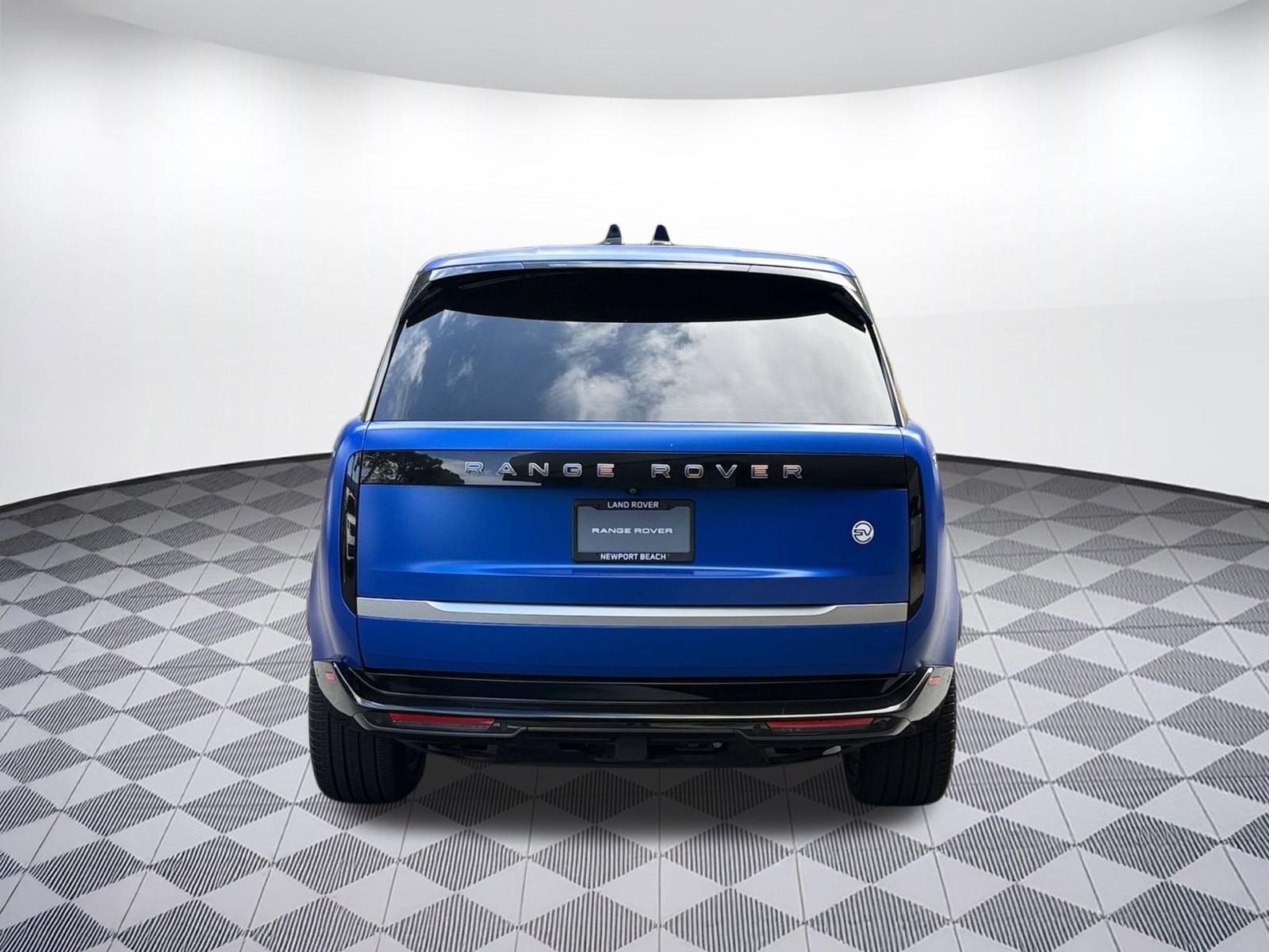 Used 2023 Land Rover Range Rover SV AWD/4WD image 10