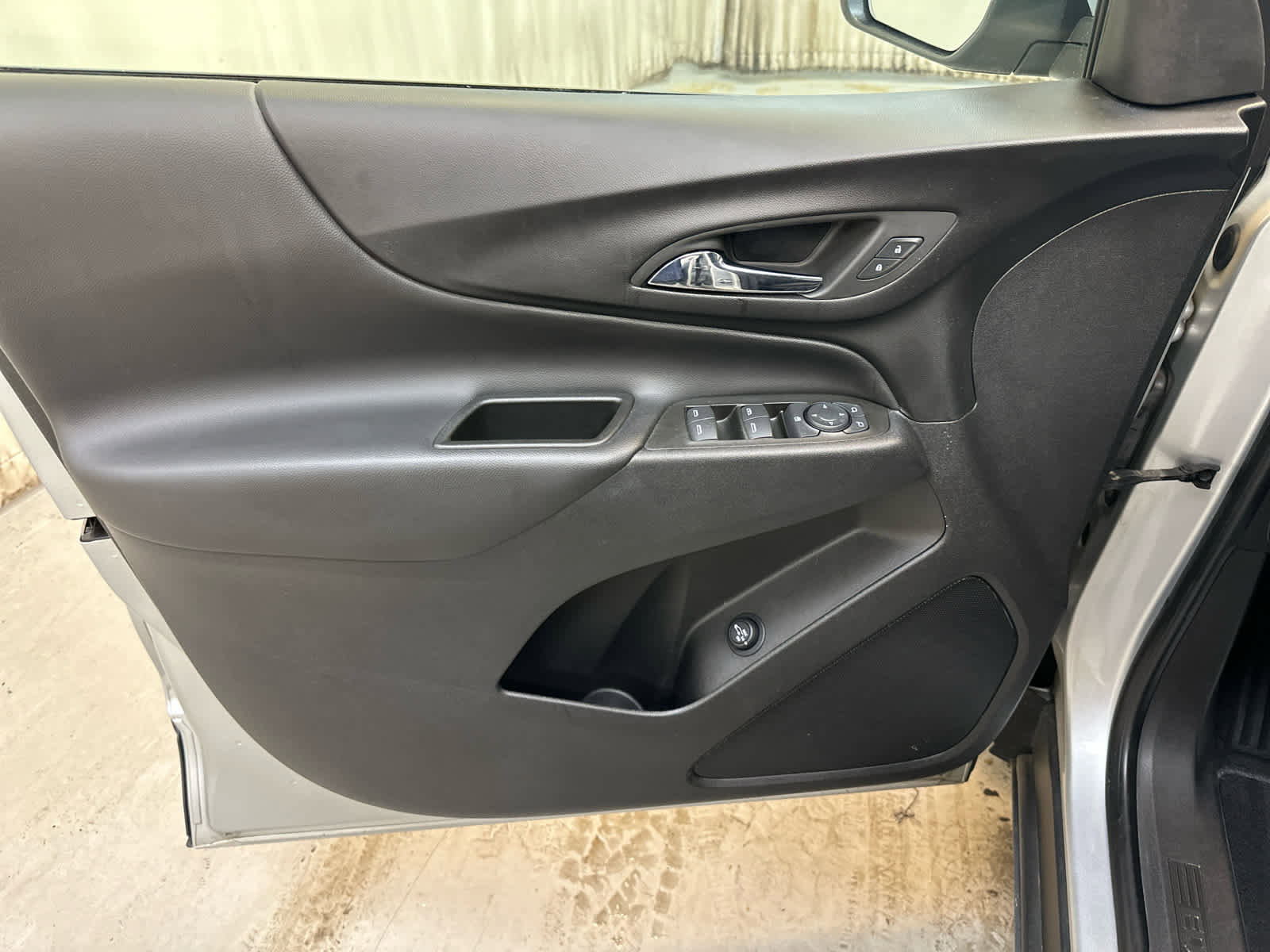 Used 2022 Chevrolet Equinox LT image 9