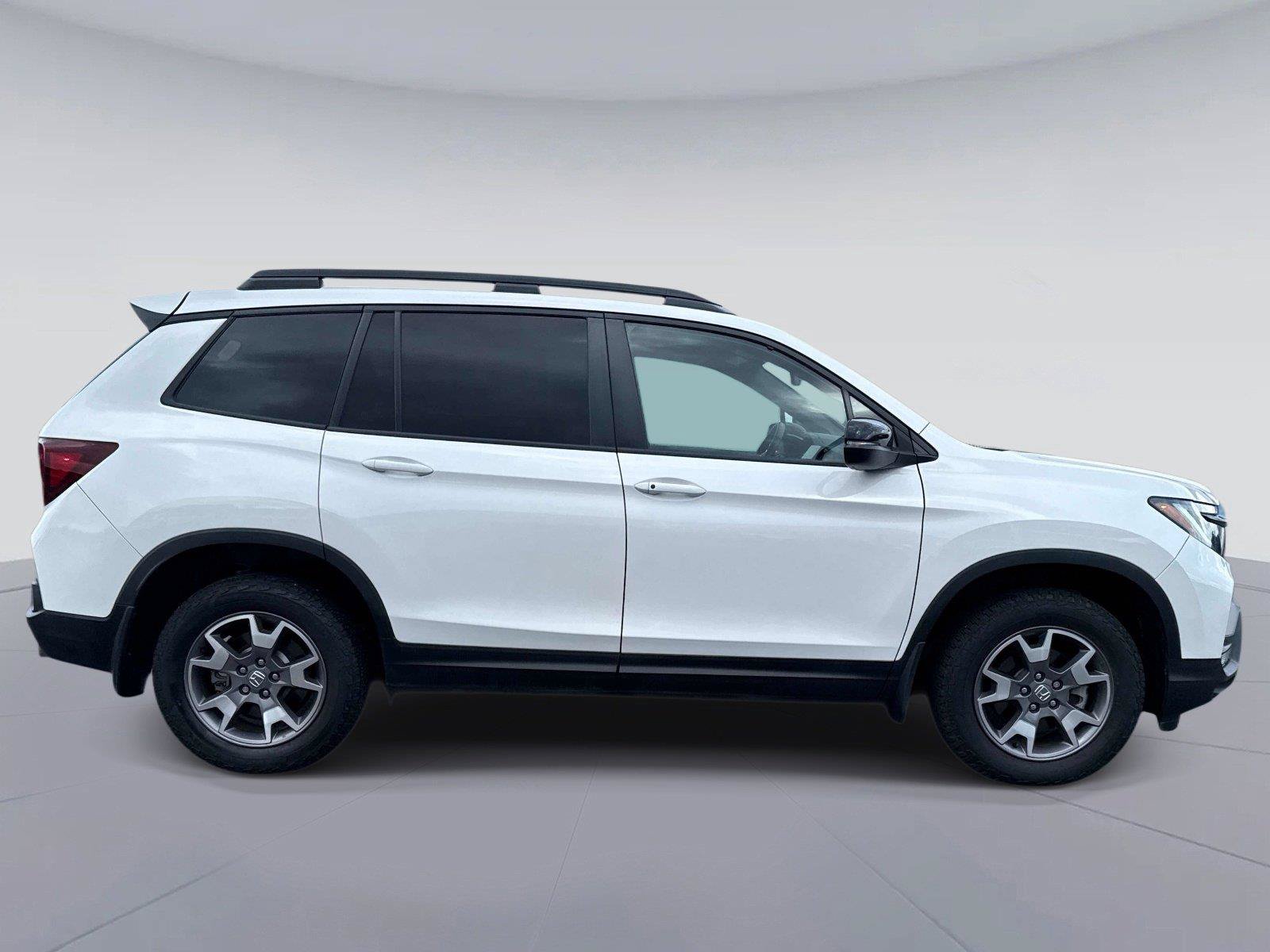Certified 2023 Honda Passport TrailSport image 2