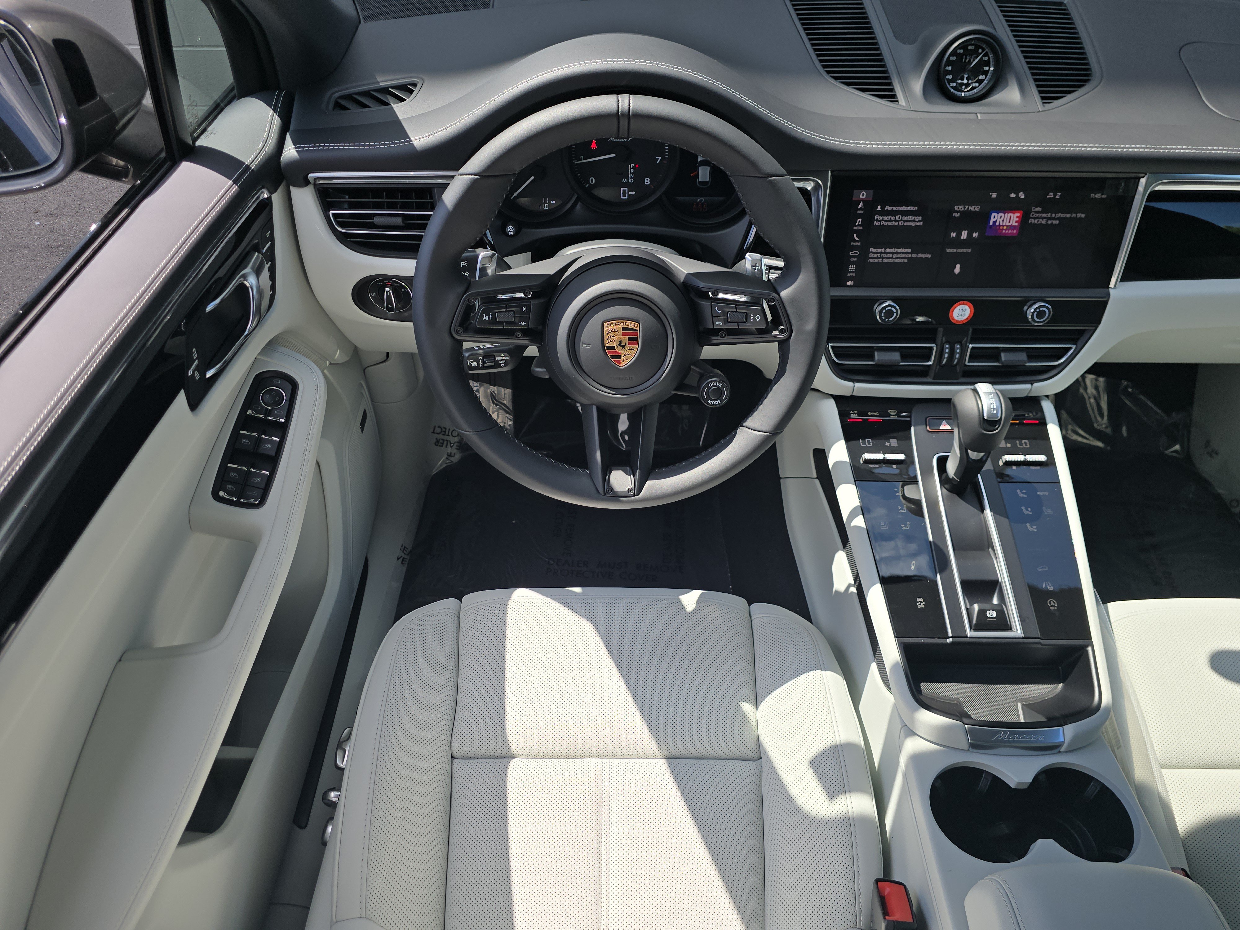 New 2026 Porsche Macan Turbo AWD/4WD image 24
