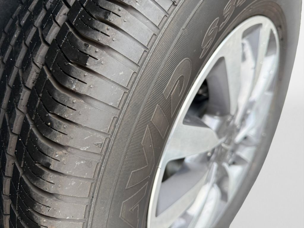 Certified 2023 Chrysler Pacifica Touring-L w/ Uconnect Theater Family Group image 19