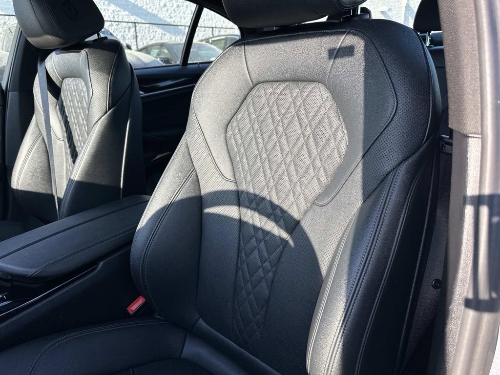 Used 2021 BMW 530i w/ Premium Package image 27