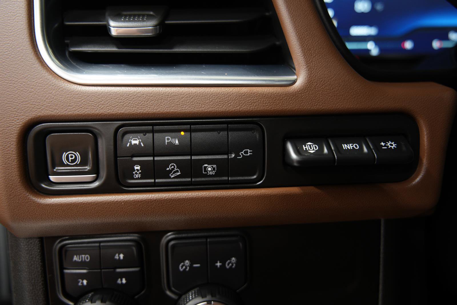 Used 2022 Chevrolet Tahoe High Country AWD/4WD image 32