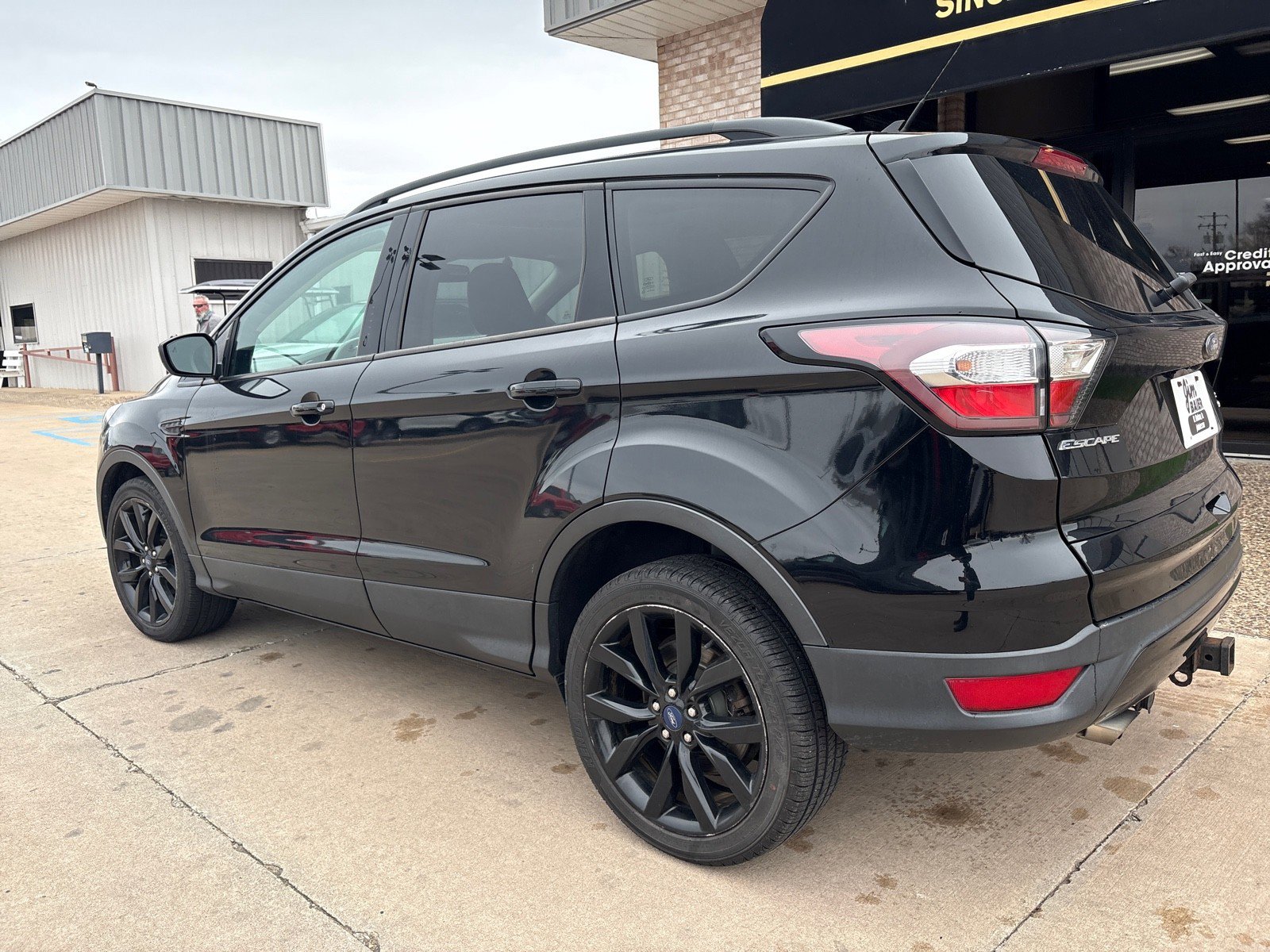 Used 2018 Ford Escape SE w/ SE Sport Appearance Package image 11