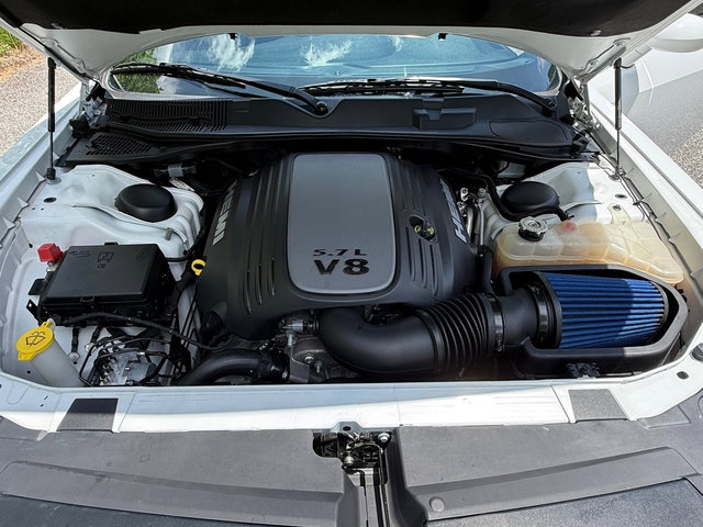 Used 2019 Dodge Challenger R/T w/ Plus Package RWD image 9