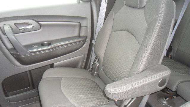 Used 2009 Chevrolet Traverse LT FWD image 38