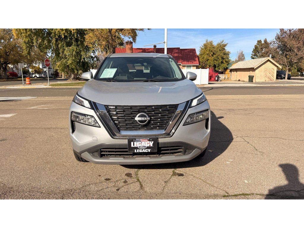 Used 2023 Nissan Rogue SV AWD/4WD image 3