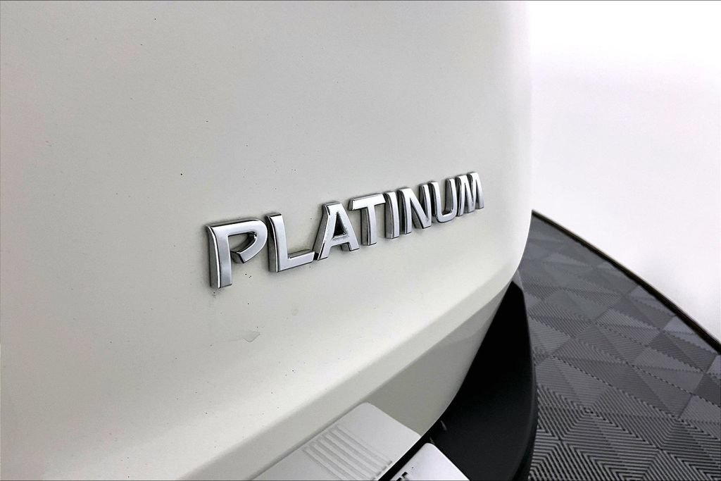 Used 2023 Nissan Rogue Platinum FWD image 14