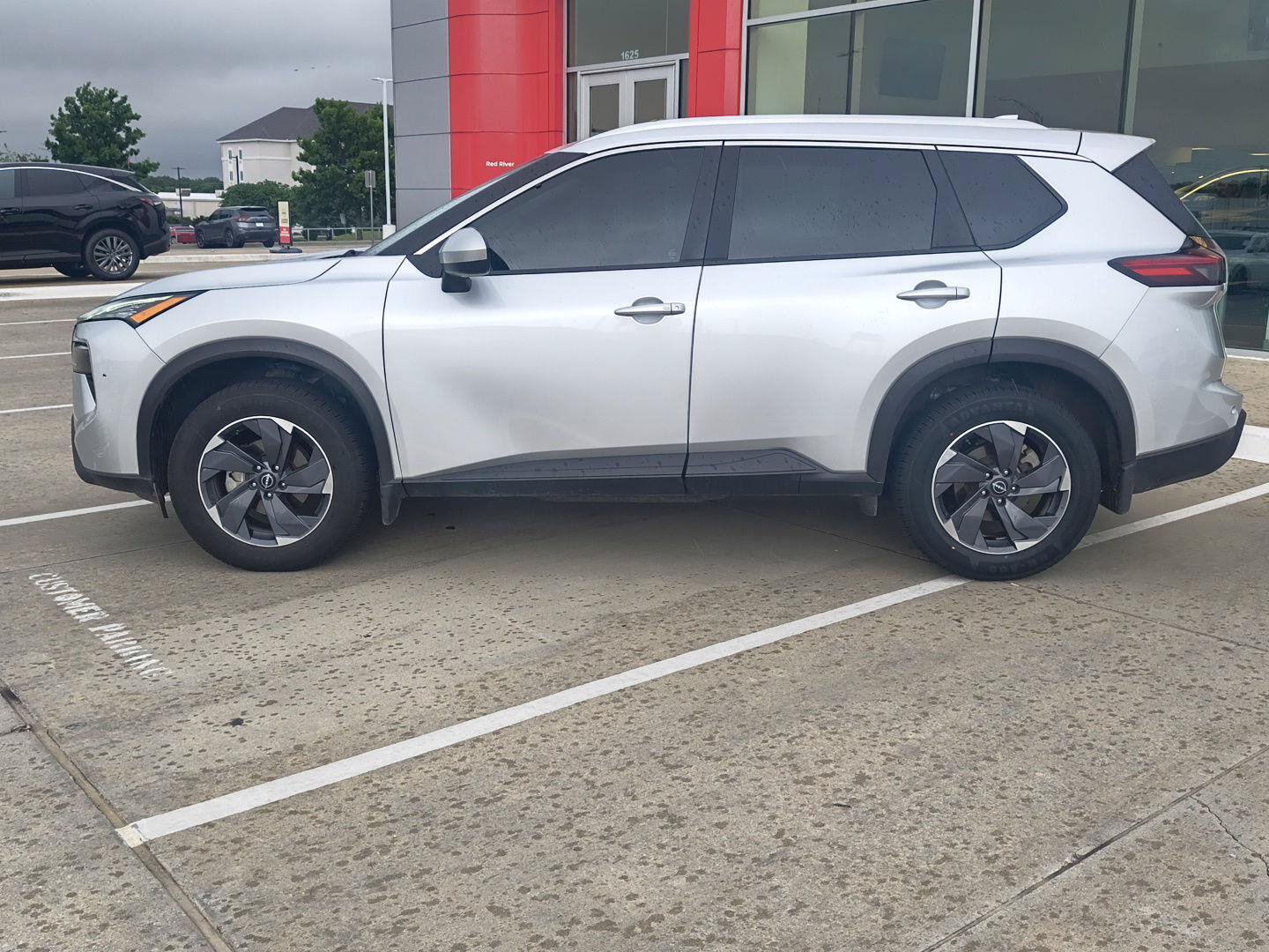 Used 2024 Nissan Rogue SV w/ SV Premium Package FWD image 21