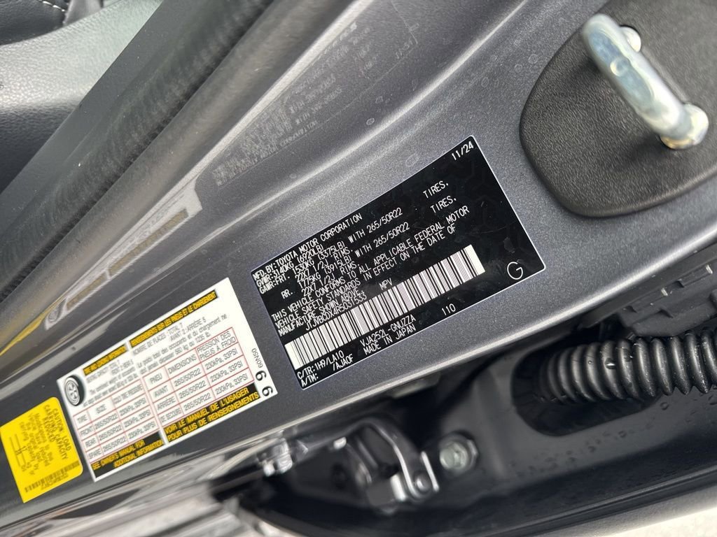 Used 2024 Lexus GX 550 w/ Cold Area Package AWD/4WD image 39