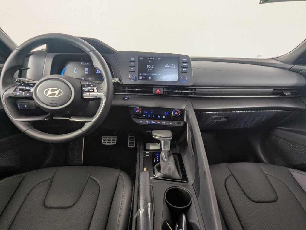 New 2026 Hyundai Elantra SEL Sport FWD image 13