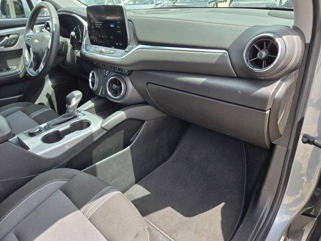 Used 2025 Chevrolet Blazer LT FWD image 32