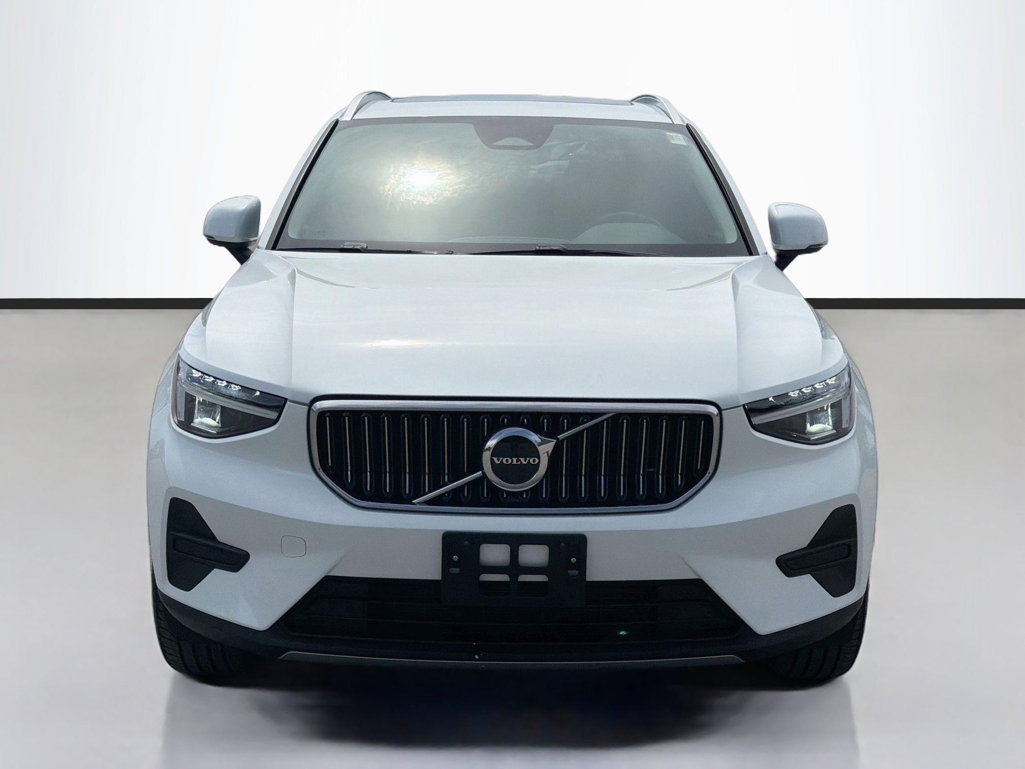 Used 2025 Volvo XC40 B5 Core AWD/4WD image 8