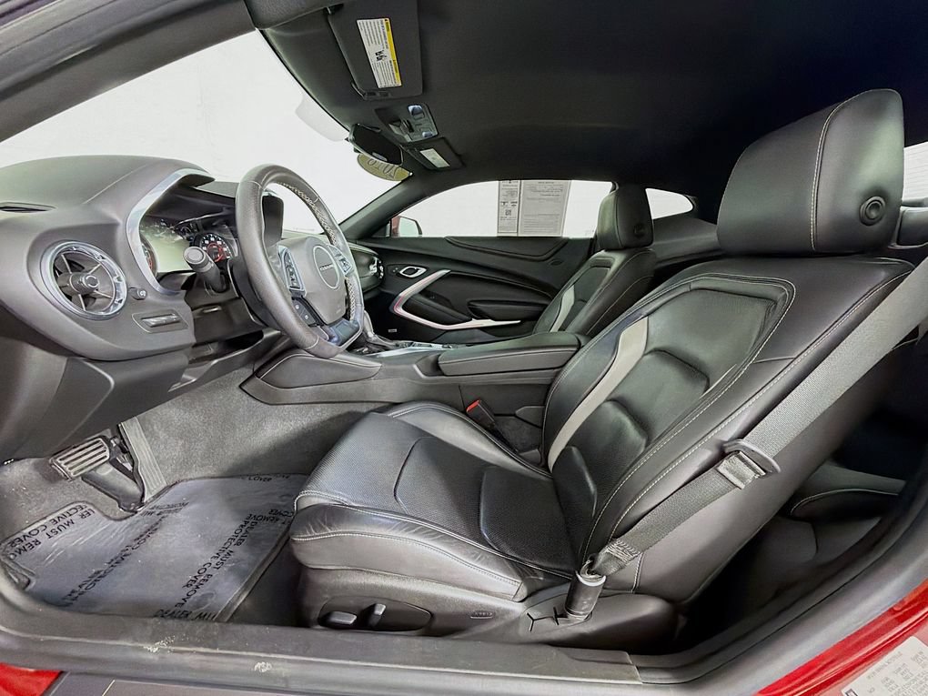 Used 2018 Chevrolet Camaro LT RWD image 12