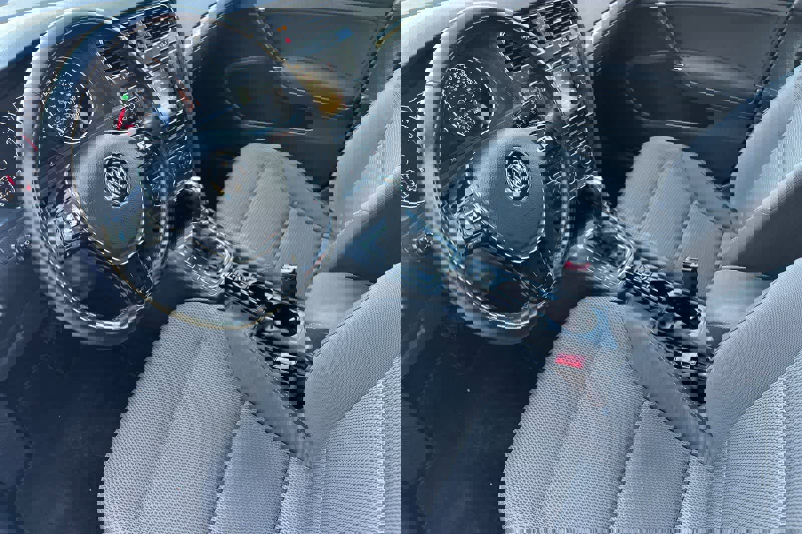 Used 2019 Volkswagen Golf S image 12