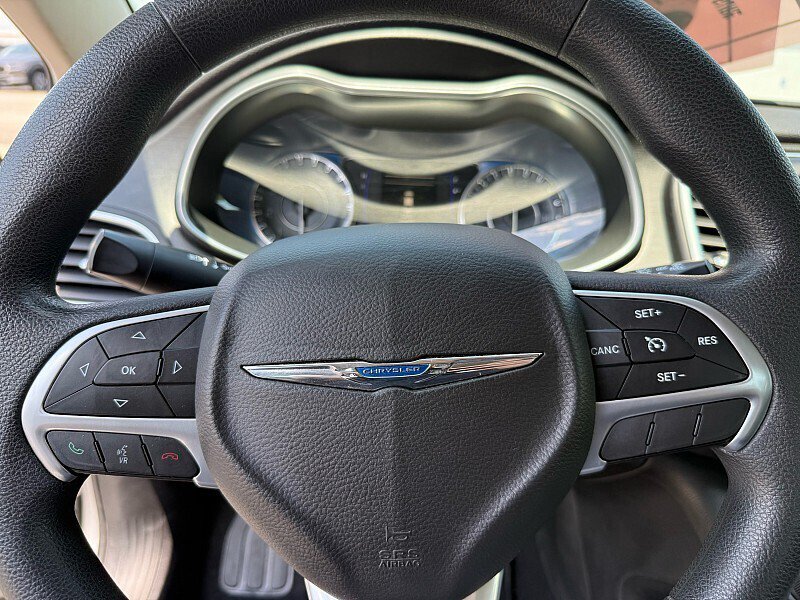 Used 2016 Chrysler 200 Limited FWD image 36
