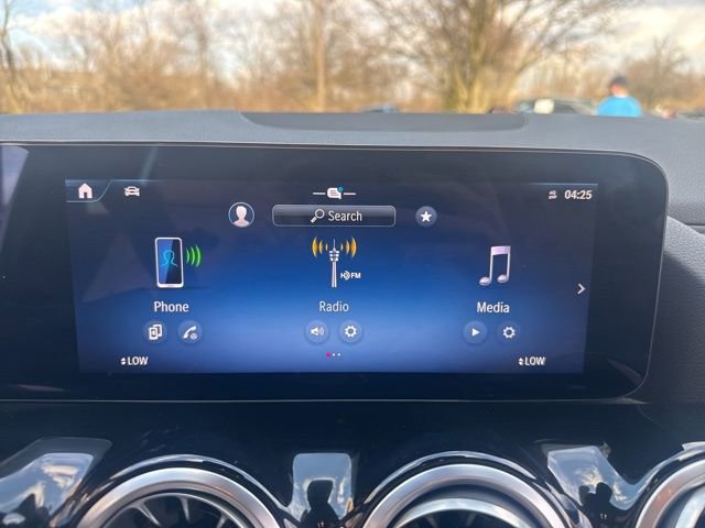 Used 2025 Mercedes-Benz GLA 250 4MATIC image 19