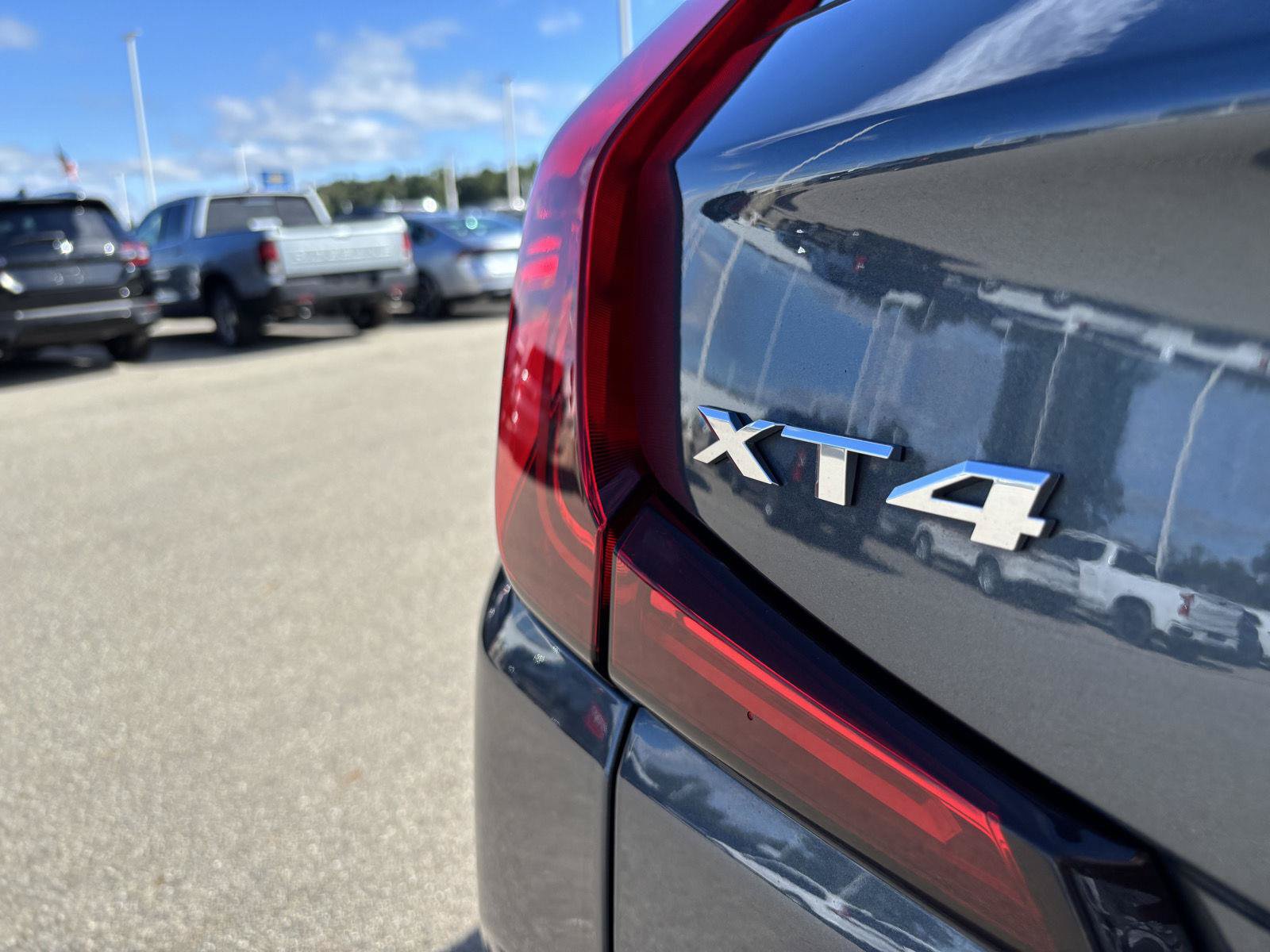 Used 2020 Cadillac XT4 Premium Luxury AWD/4WD image 8