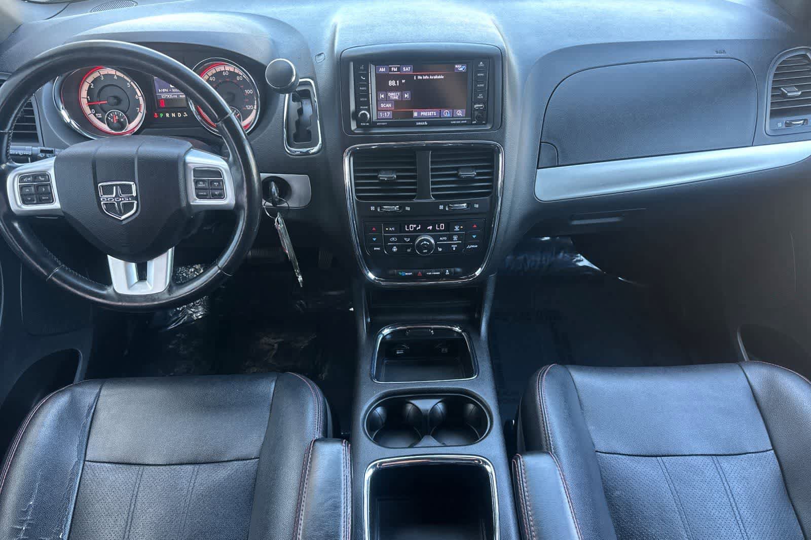 Used 2019 Dodge Grand Caravan GT FWD image 3