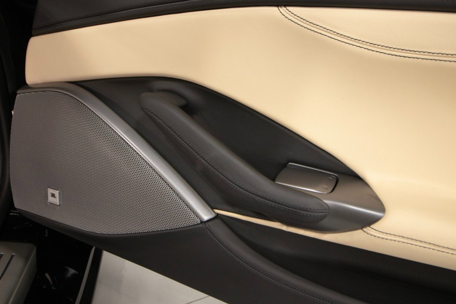 Used 2020 Ferrari Portofino image 47