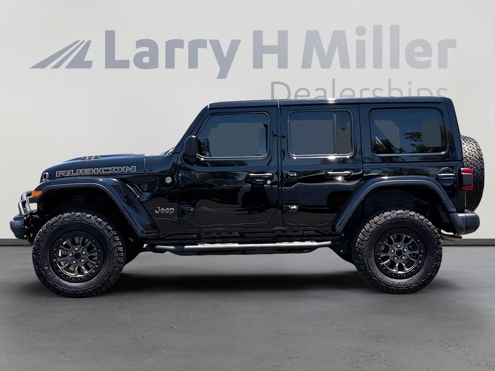 Used 2023 Jeep Wrangler Unlimited Rubicon 392 w/ Trailer Tow Package AWD/4WD image 2