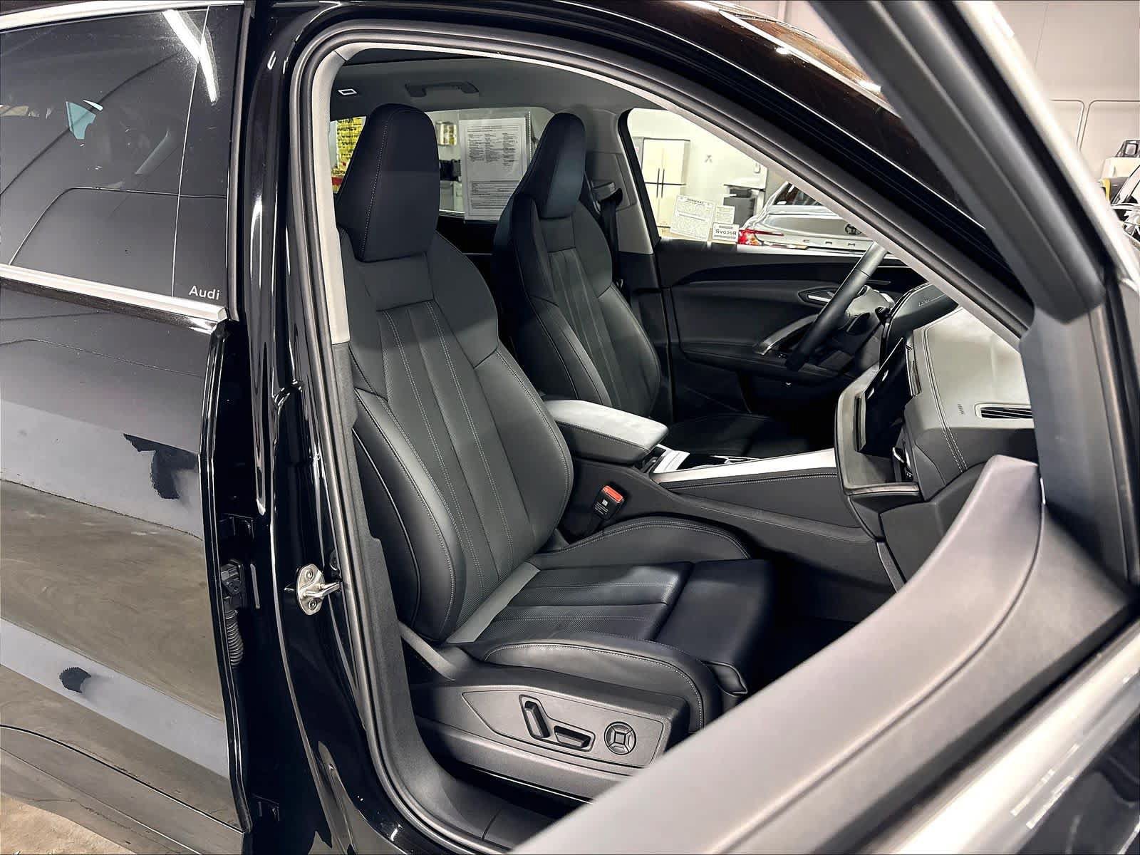 Certified 2025 Audi Q5 Prestige AWD/4WD image 10