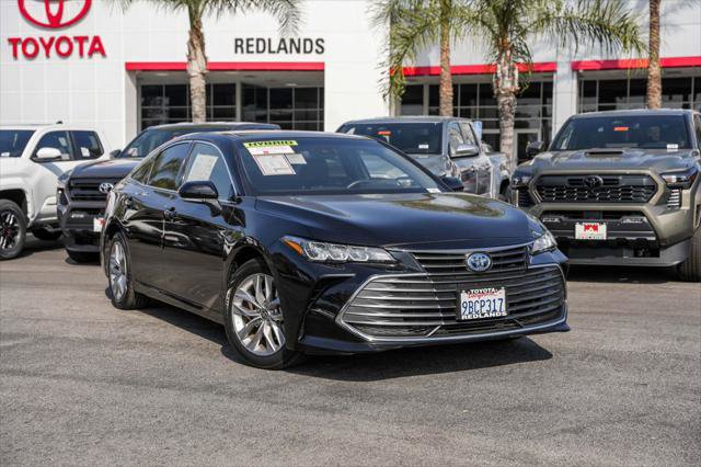 Certified 2022 Toyota Avalon XLE w/ Moonroof Package FWD image 1