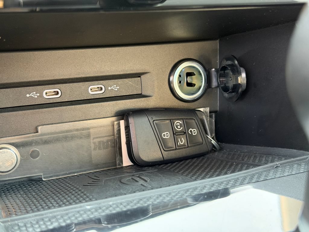 Used 2023 Volkswagen Taos SEL AWD/4WD image 19