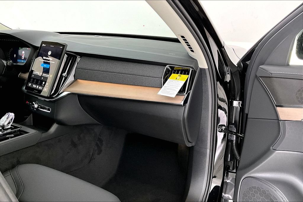 New 2026 Volvo XC90 B5 Plus AWD/4WD image 10