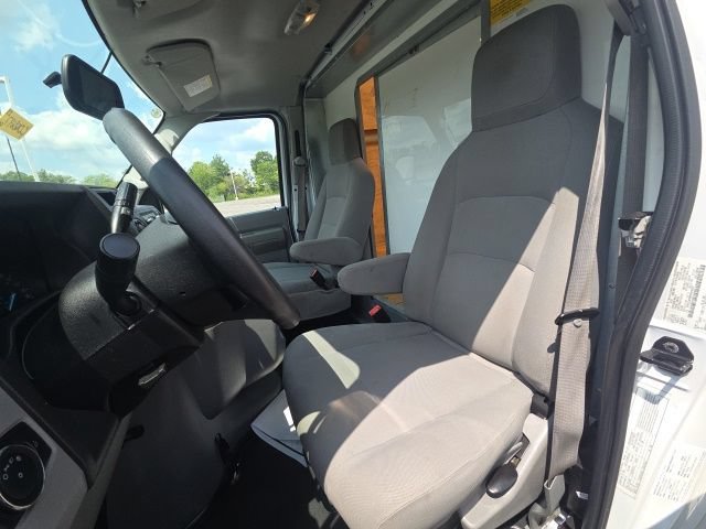 Used 2023 Ford E-450 and Econoline 450 Super Duty RWD image 21