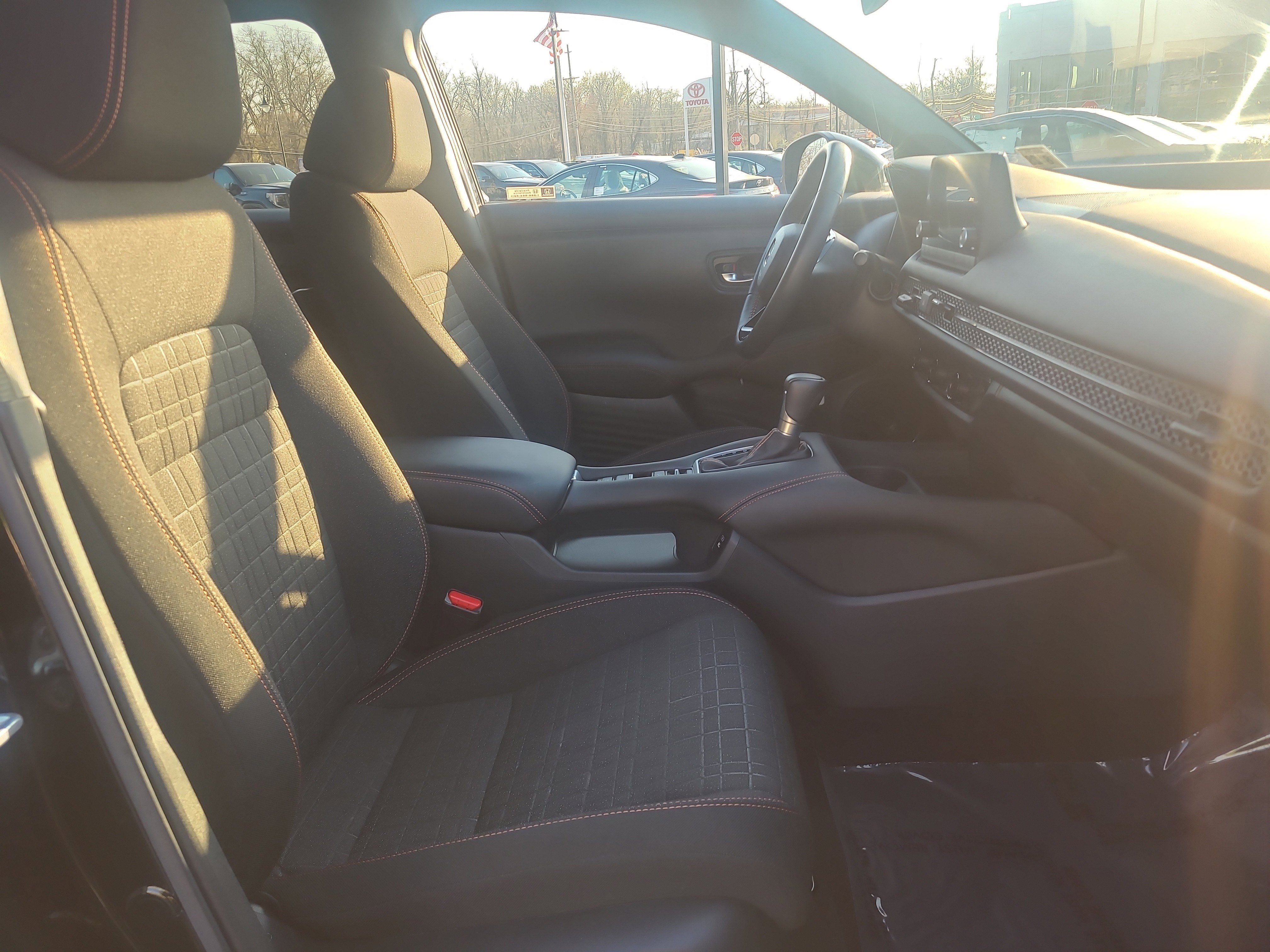 Used 2024 Honda HR-V Sport image 17