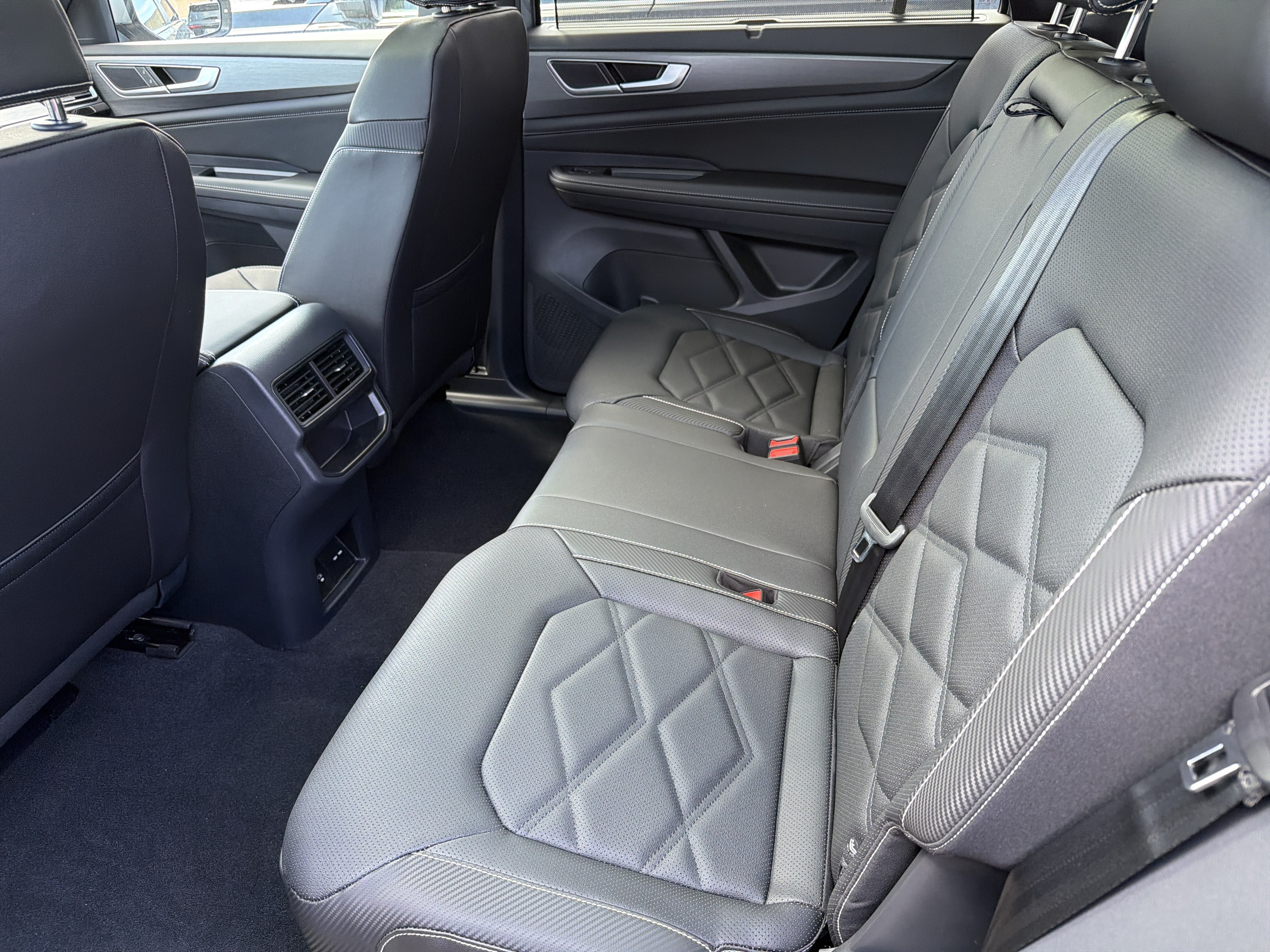 New 2026 Volkswagen Atlas Cross Sport SE AWD/4WD image 24