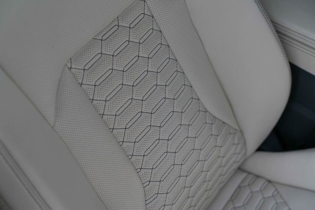 Used 2019 Lamborghini Urus image 32