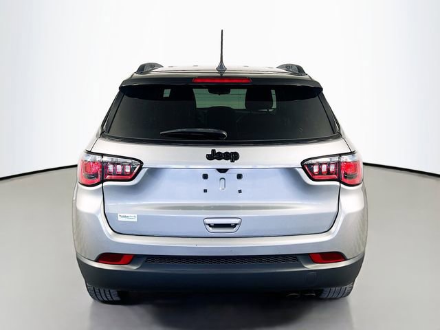 Used 2022 Jeep Compass Altitude FWD image 7