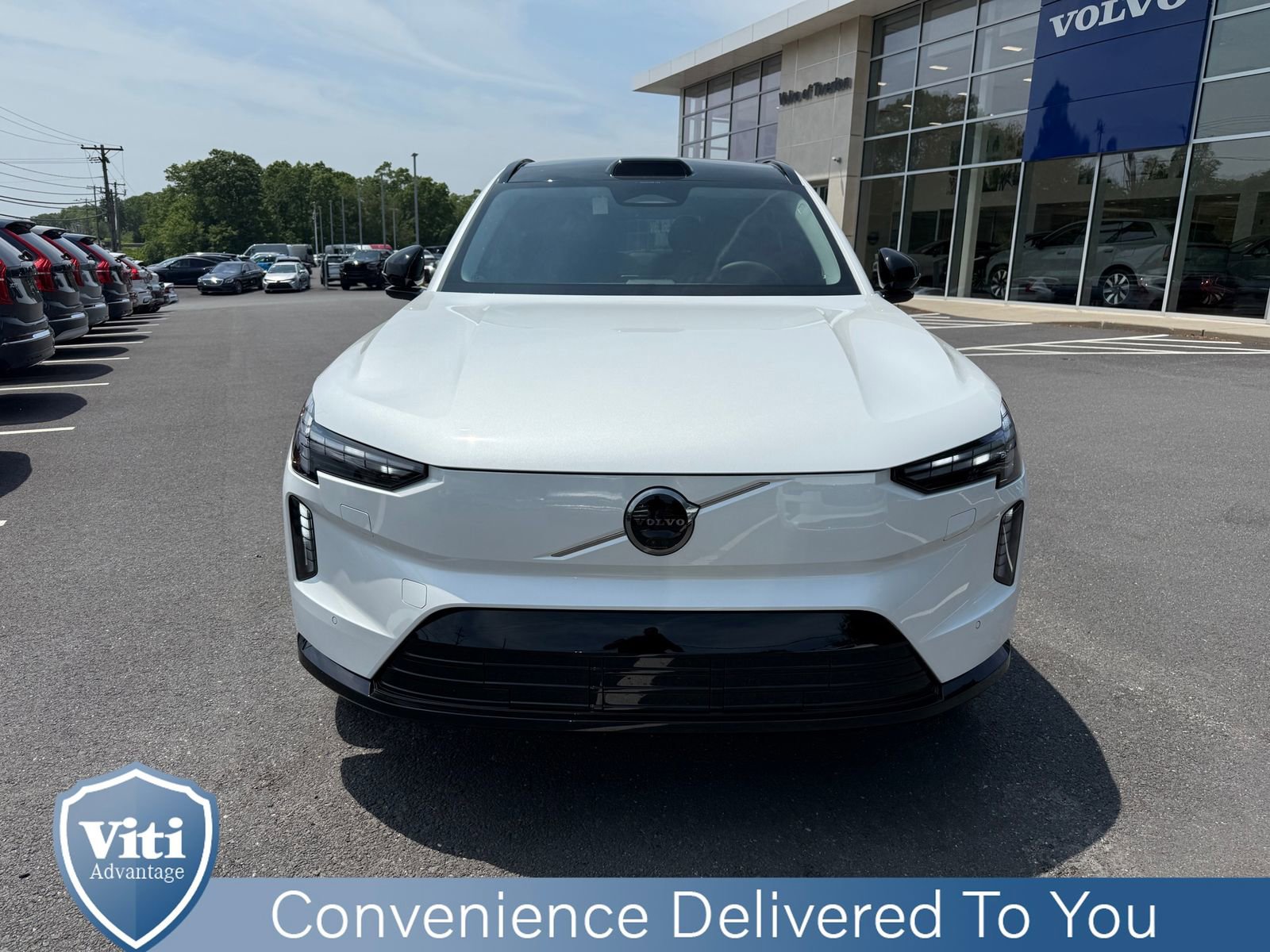 New 2025 Volvo EX90 Plus image 3