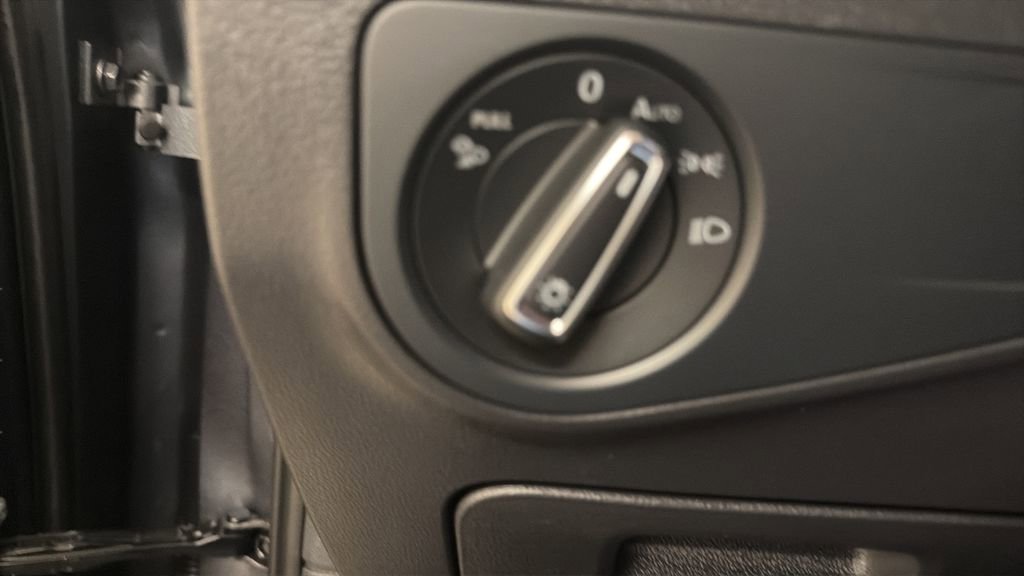 Used 2023 Volkswagen Tiguan SEL R-Line image 20