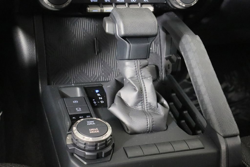 Used 2025 Toyota 4Runner SR5 image 27