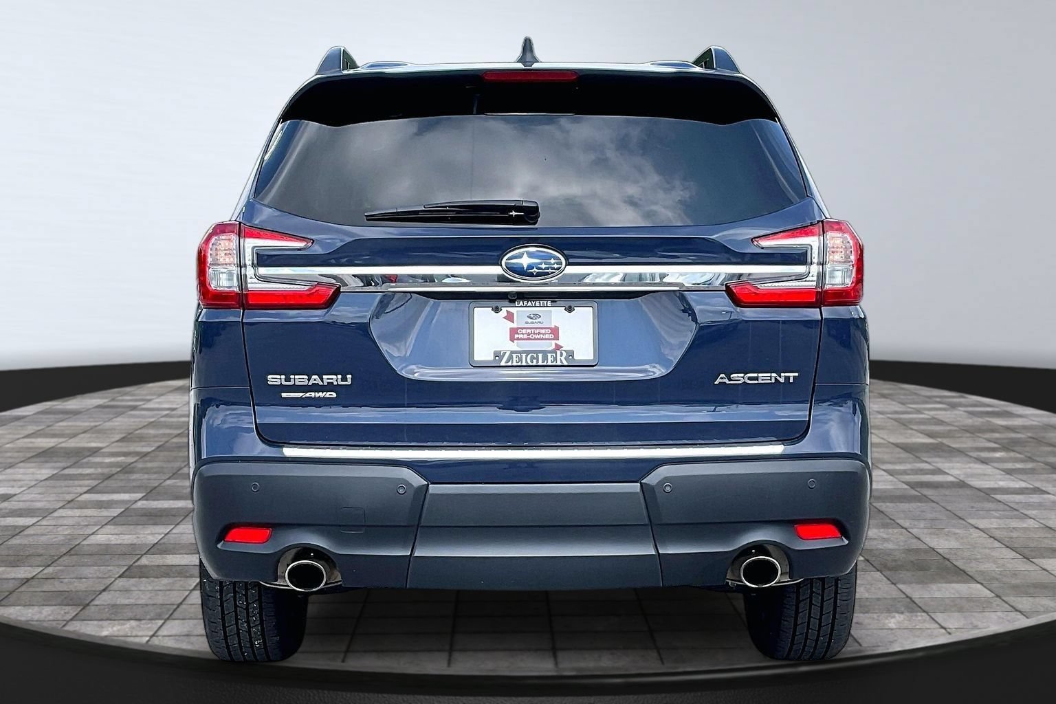 Certified 2025 Subaru Ascent Premium w/ Premium Package AWD/4WD image 4