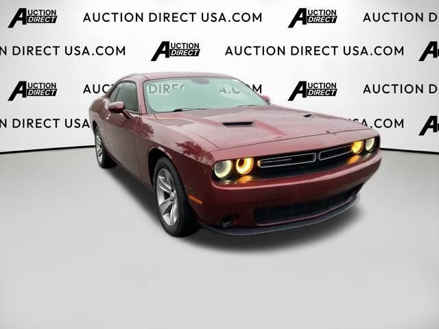 Used 2019 Dodge Challenger SXT RWD video 3