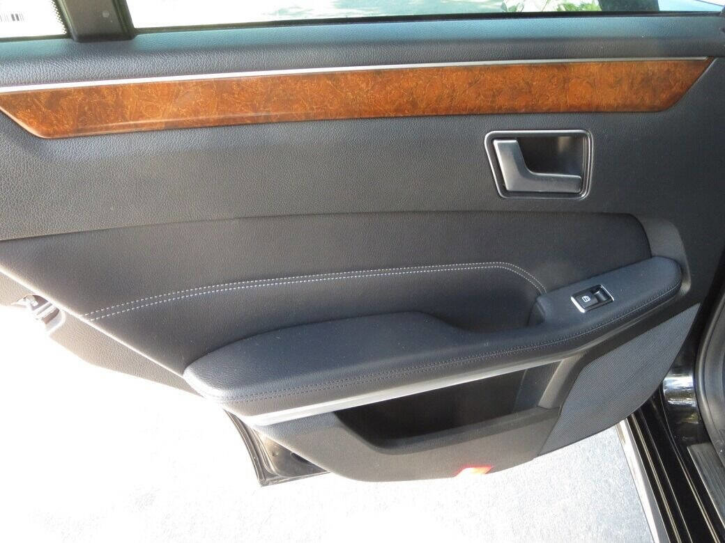 Used 2014 Mercedes-Benz E 350 4MATIC Sedan image 22