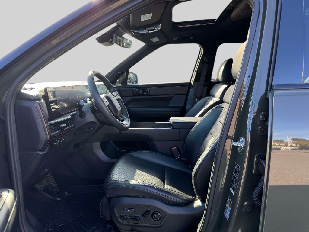 Used 2024 Hyundai Santa Fe Calligraphy AWD/4WD image 14