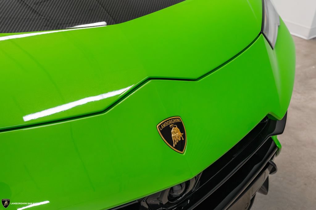 Used 2024 Lamborghini Urus Performante AWD/4WD image 13