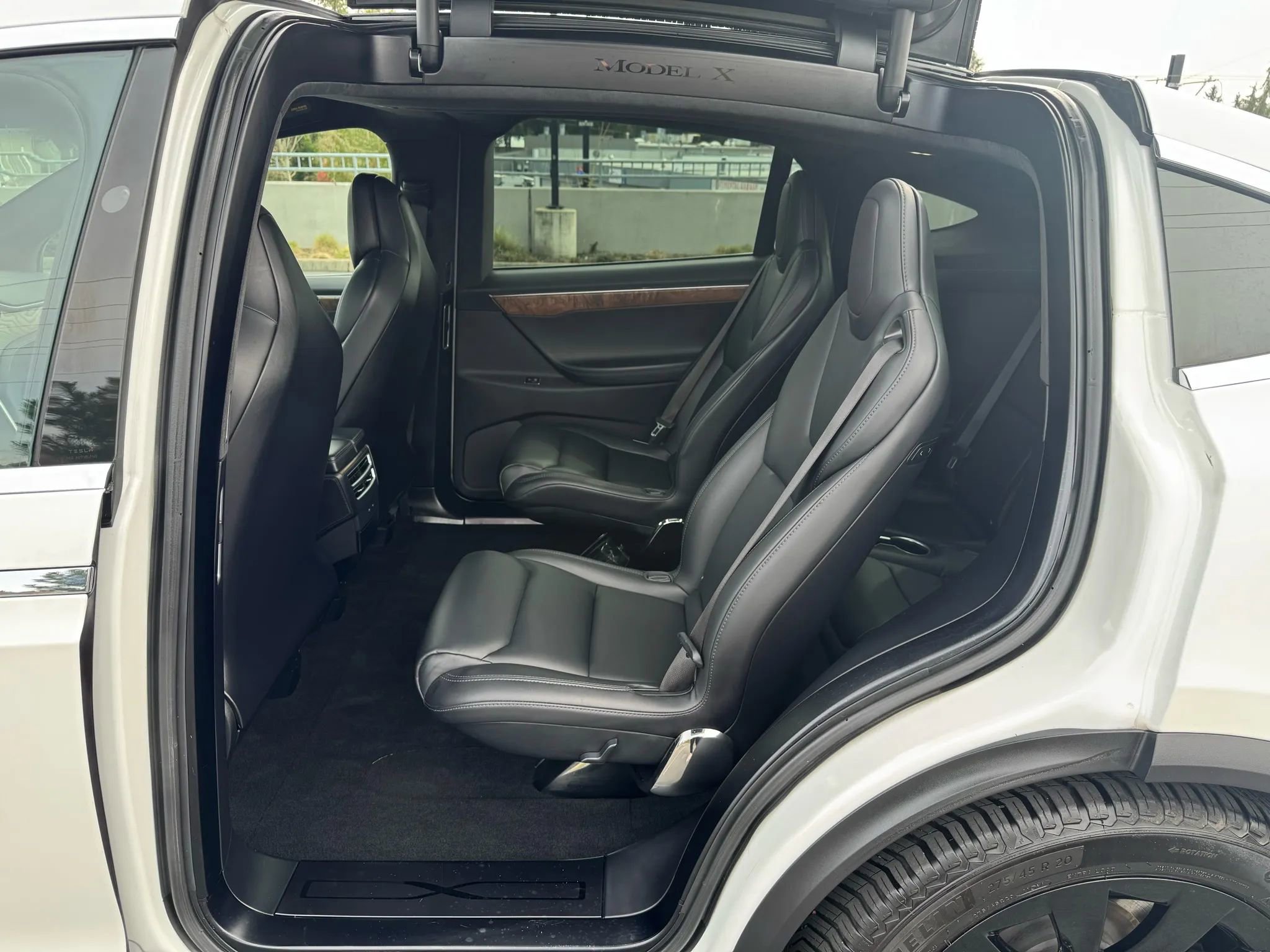 Used 2017 Tesla Model X 75D image 39