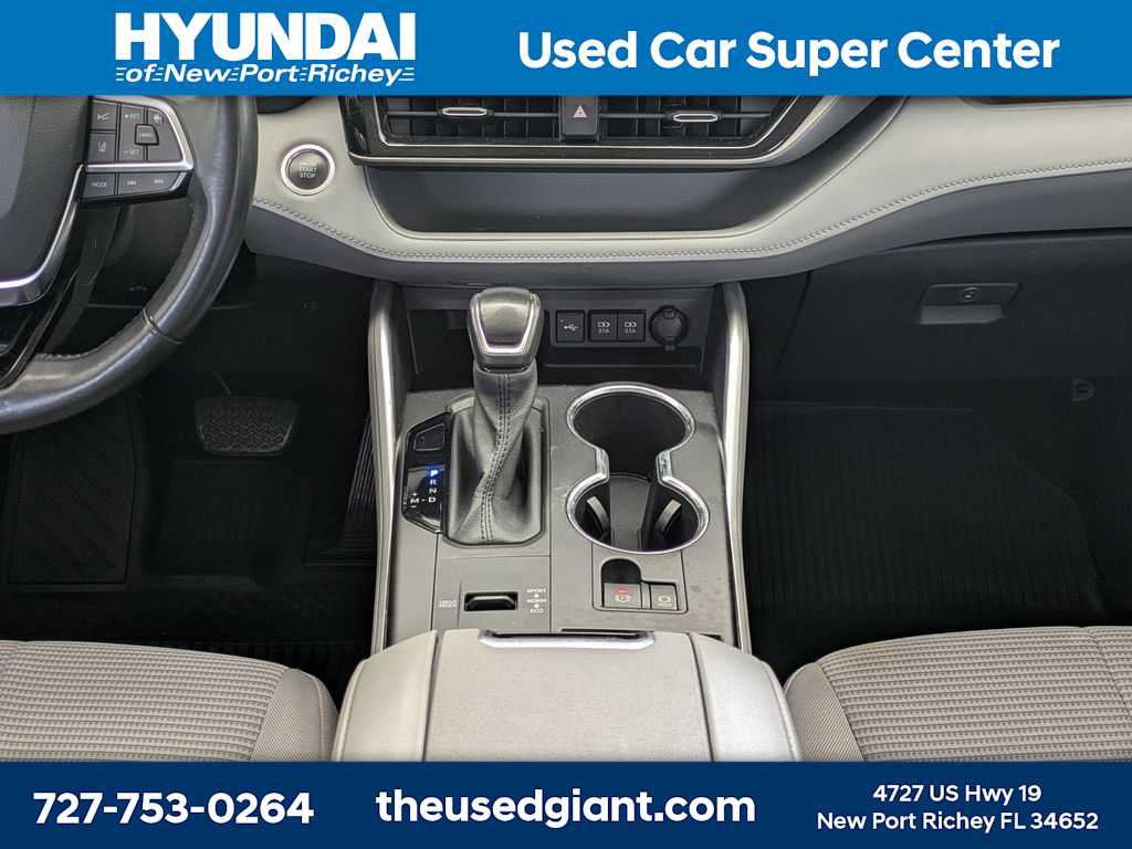 Used 2021 Toyota Highlander LE image 26