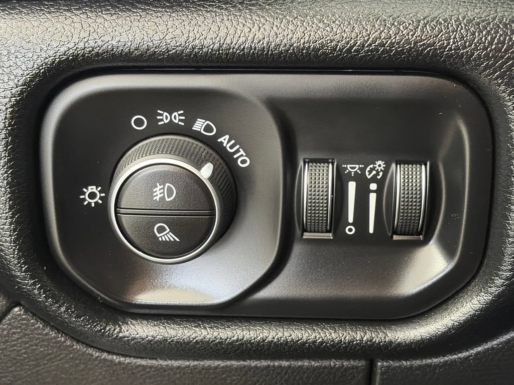 Used 2022 RAM 1500 Laramie AWD/4WD image 25