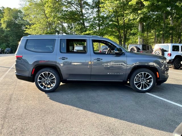 Used 2023 Jeep Wagoneer Series III w/ Premium Group I AWD/4WD image 5