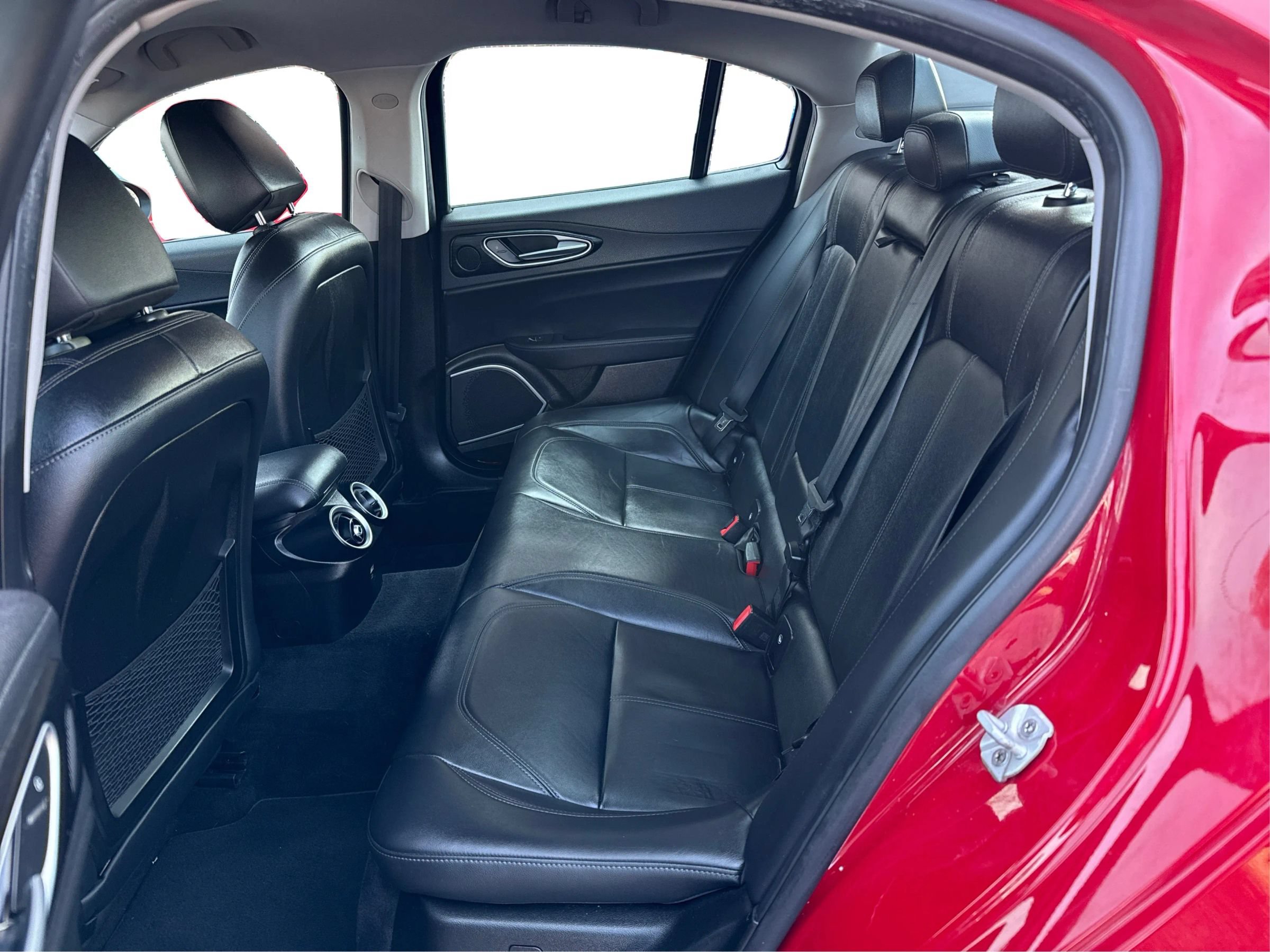 Used 2018 Alfa Romeo Giulia RWD image 10