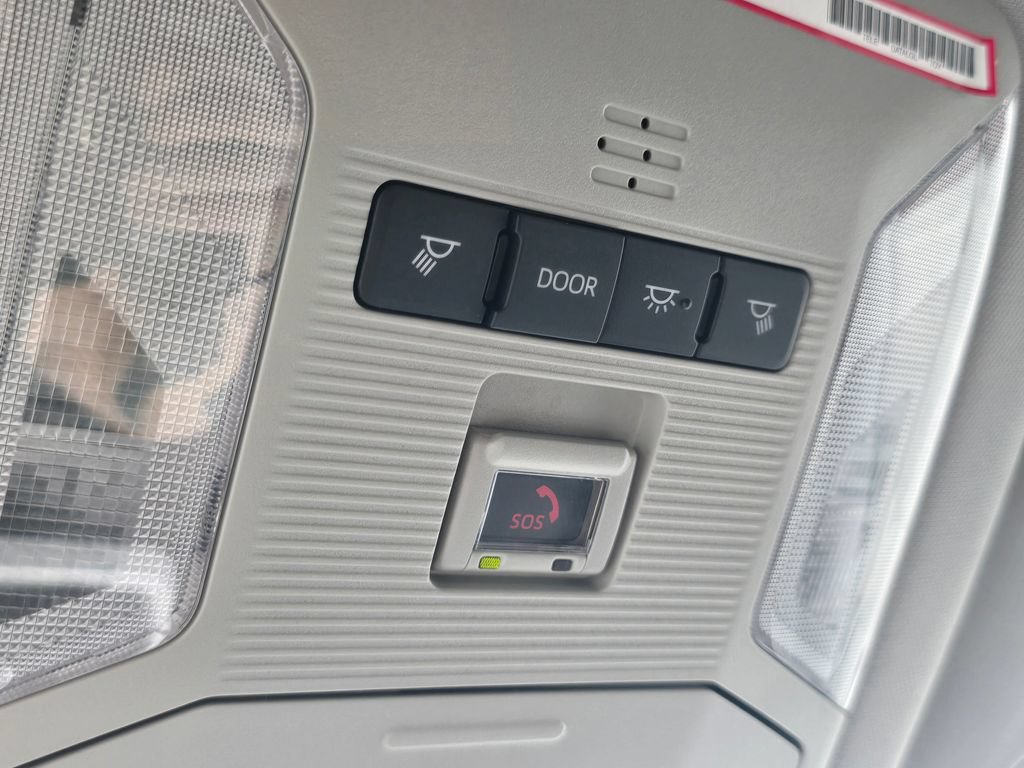 Certified 2023 Toyota RAV4 LE AWD/4WD image 33