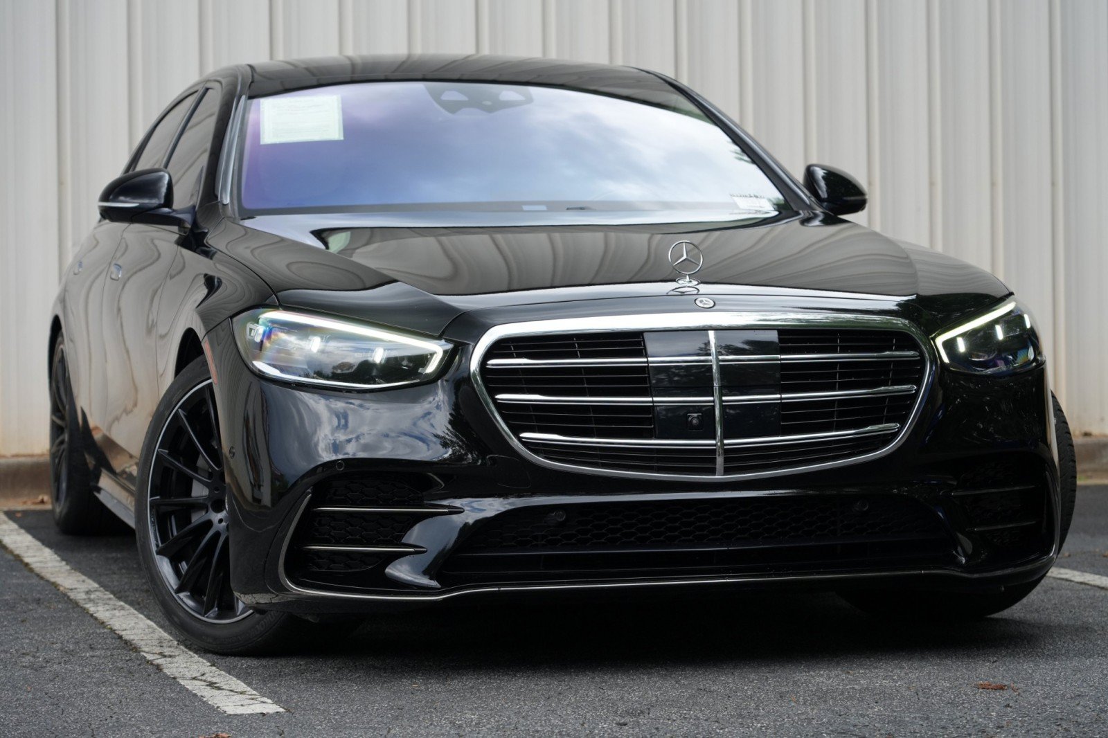 Used 2023 Mercedes-Benz S 500 4MATIC w/ AMG Line image 4